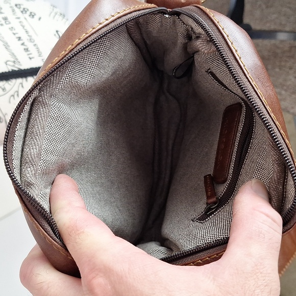 Hide Sign Leather Crossbody Messenger Bag - Picture 7 of 15